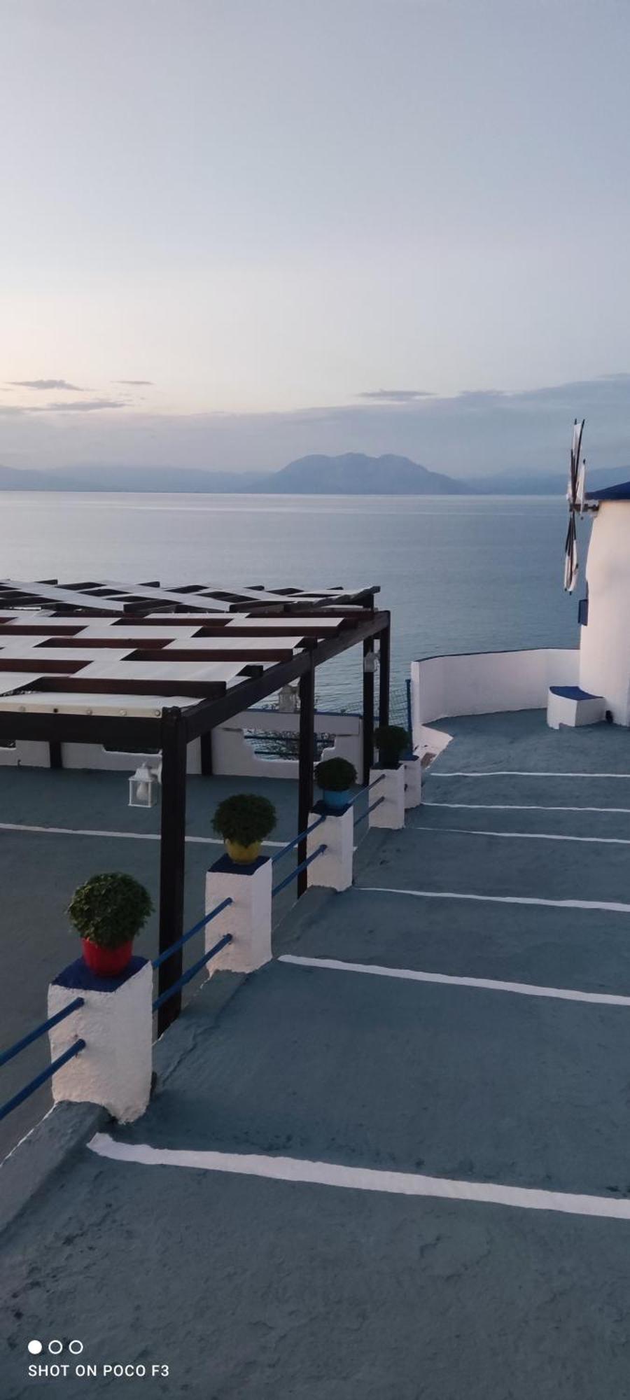 Koralli Sea View Hotel Káto Ahaía Kültér fotó